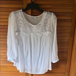 Figueroa & Flower White Crochet Accent Blouse Size PM